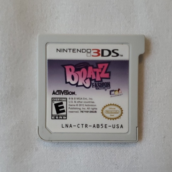 Grey nintendo 3ds with three working games - Picture 3 of 4